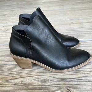 Ankle boots